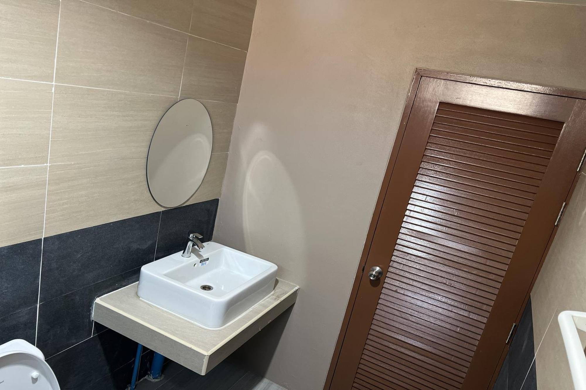 V Tharm Hotel Udon Thani Exterior photo