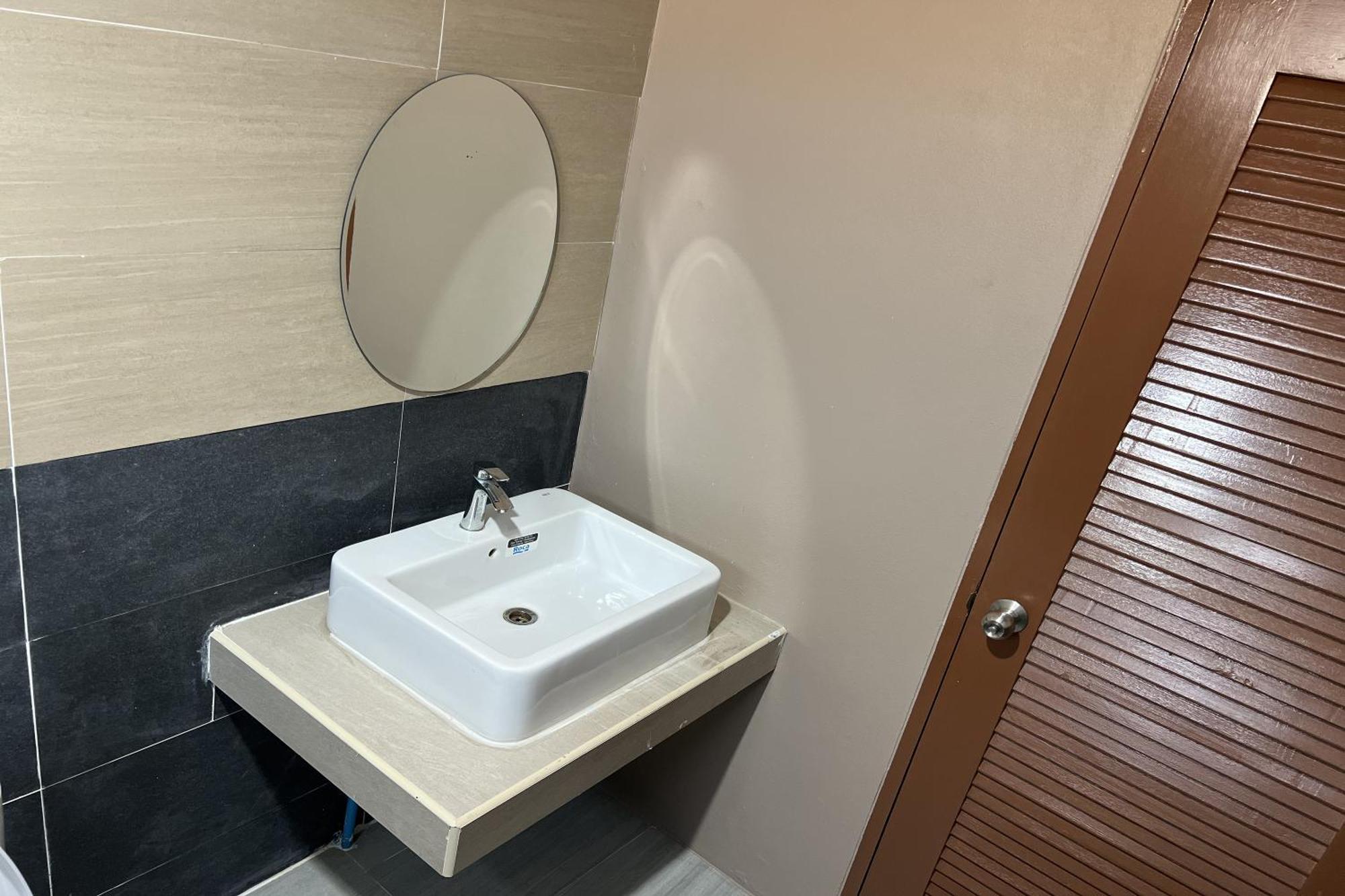 V Tharm Hotel Udon Thani Exterior photo